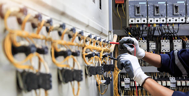 Professional Electrician technician working in Glide, OR